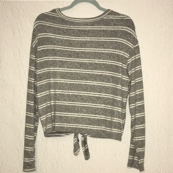 Caution To The Wind Pullover Sweater NWOT - Picture 4 of 7